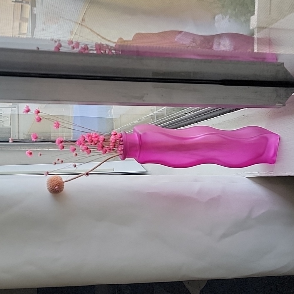 IKEA Skämt Purple Frosted Glass Wavy Bud Flower Vase Squiggle Wave Shape